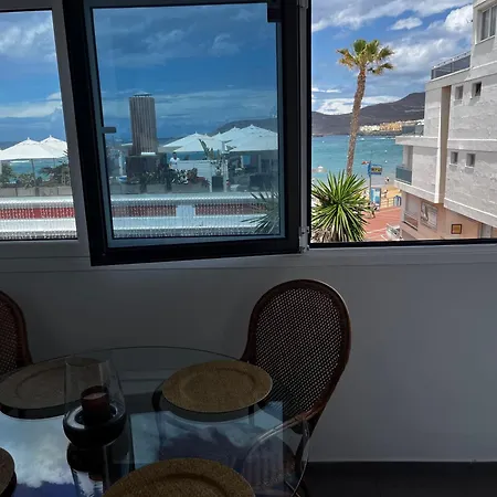 Alicia Playa Canteras