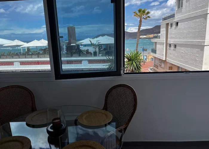 Alicia Playa Canteras